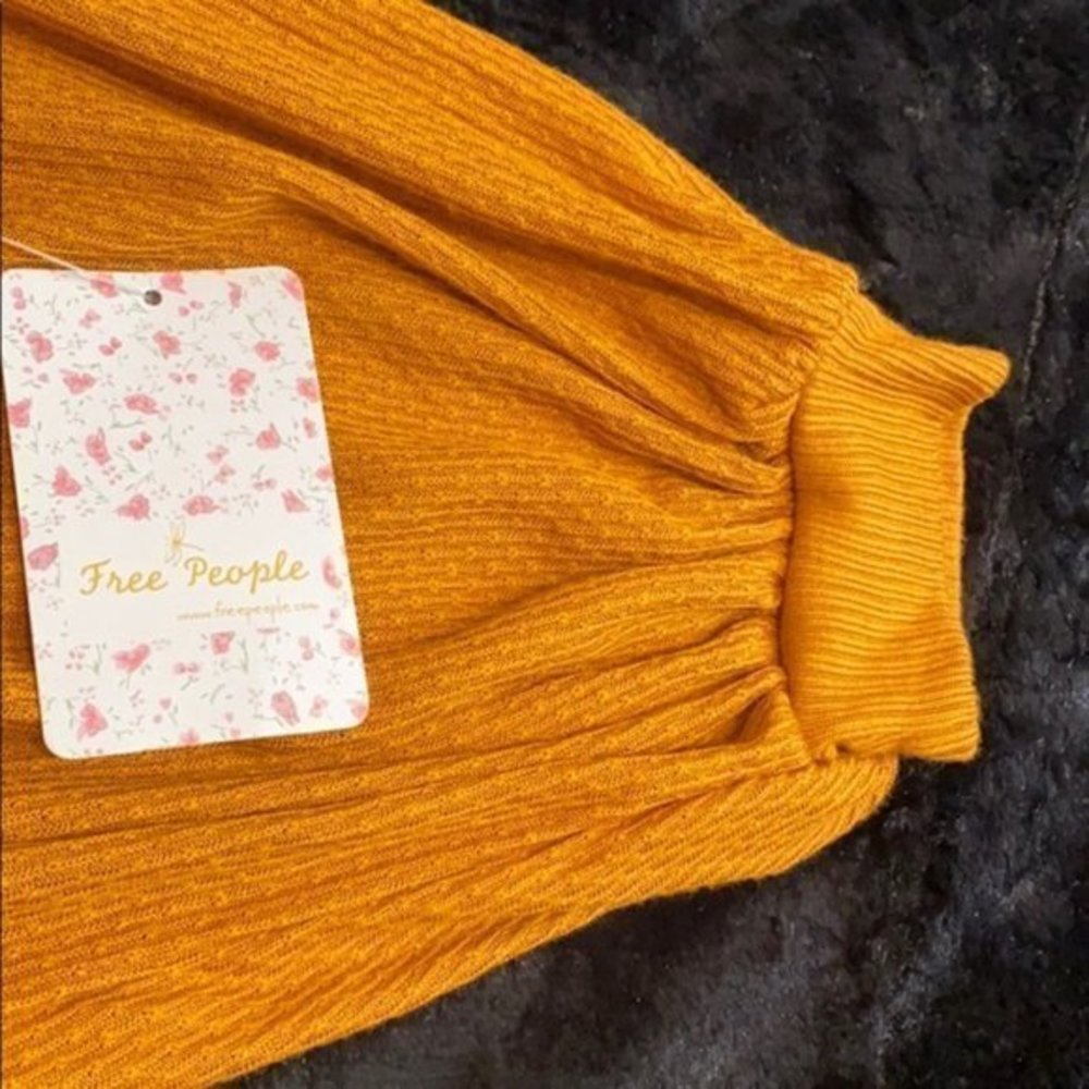 Free People Devin Textured Knit Top. M - Picture 12 of 16